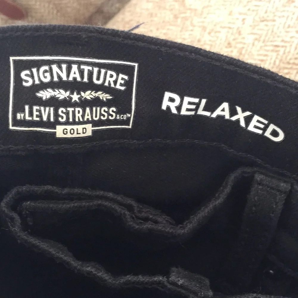 Levi’s - Picture 2 of 3